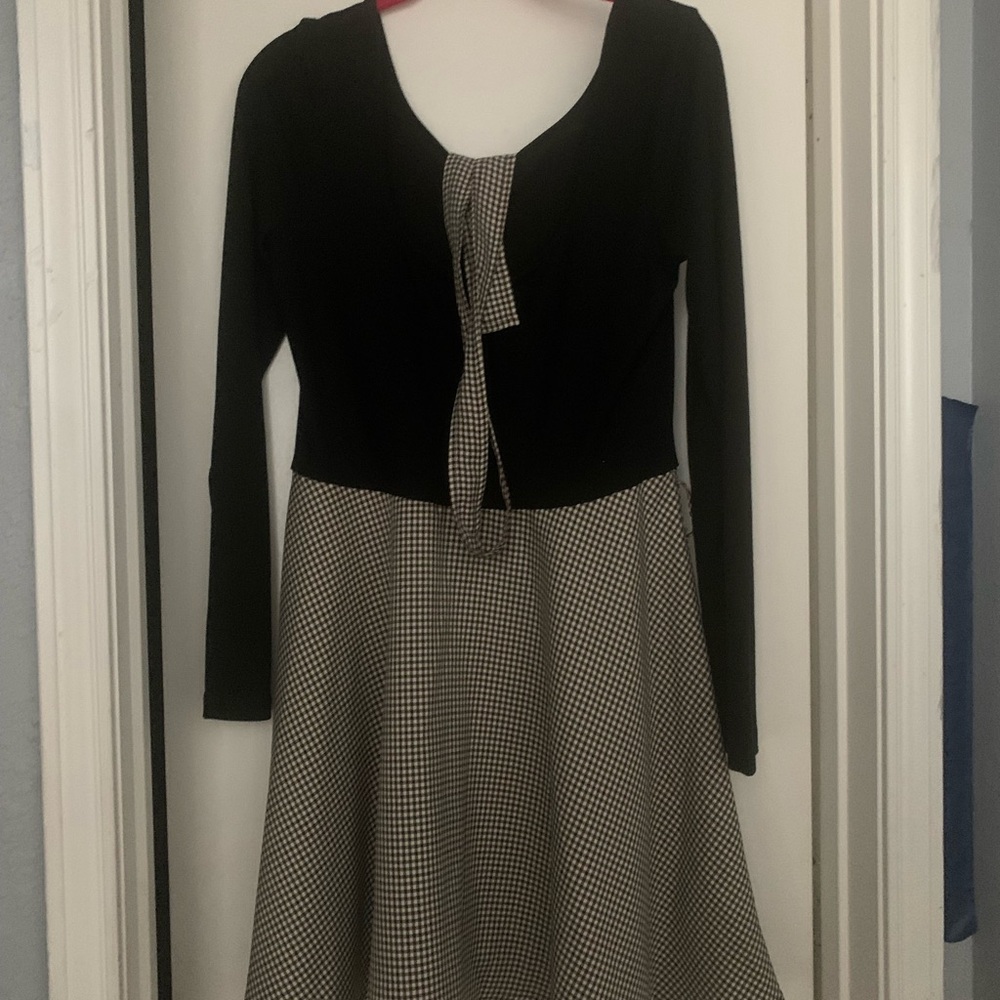 Elegant Black and White Long Sleeve Dress